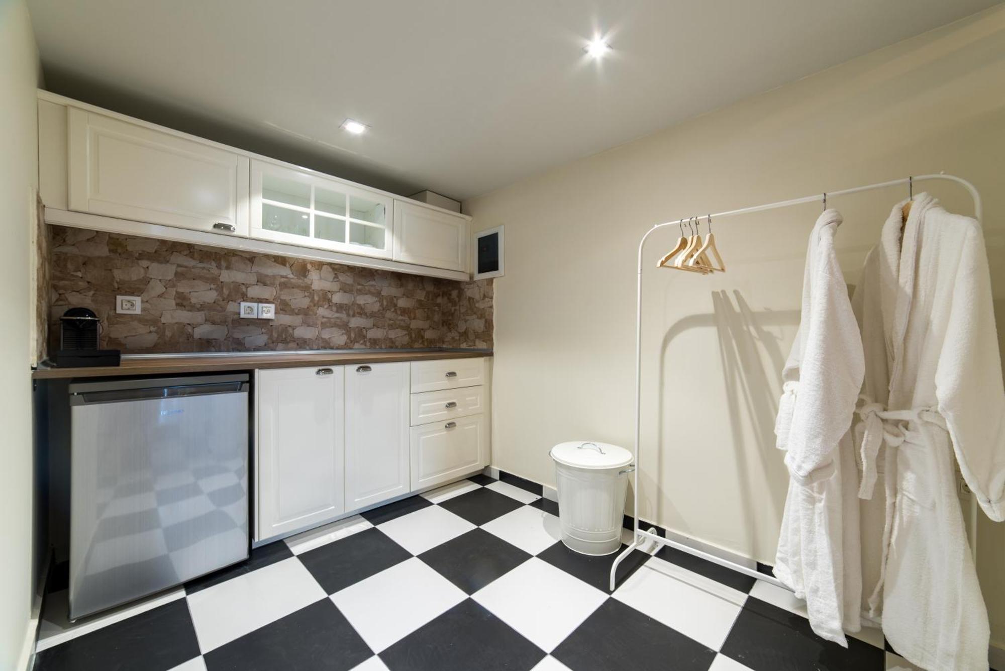 Oinoelia Luxury Suites & Residence Potos Dış mekan fotoğraf