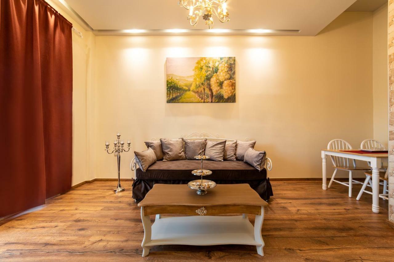 Oinoelia Luxury Suites & Residence Potos Dış mekan fotoğraf