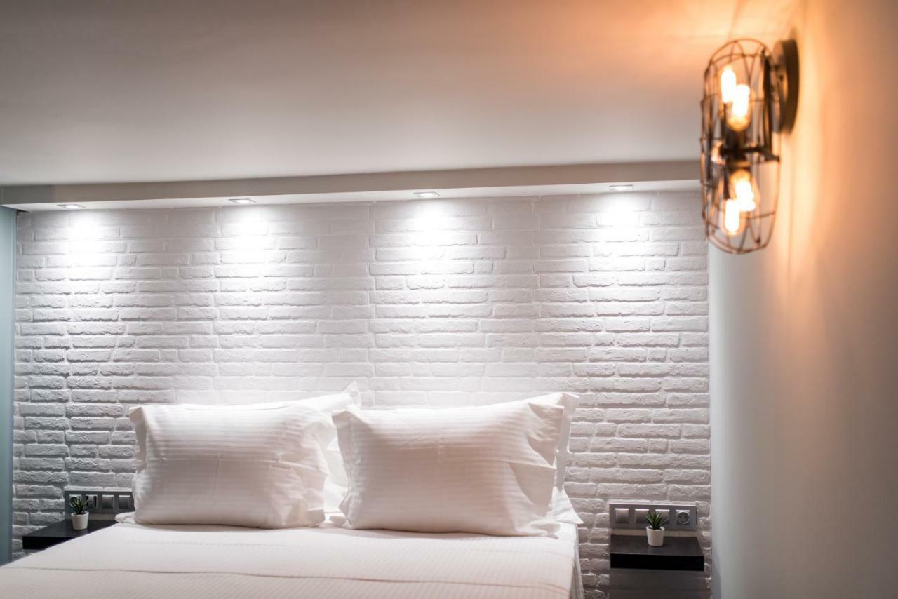 Oinoelia Luxury Suites & Residence Potos Dış mekan fotoğraf