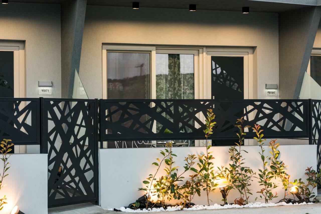 Oinoelia Luxury Suites & Residence Potos Dış mekan fotoğraf