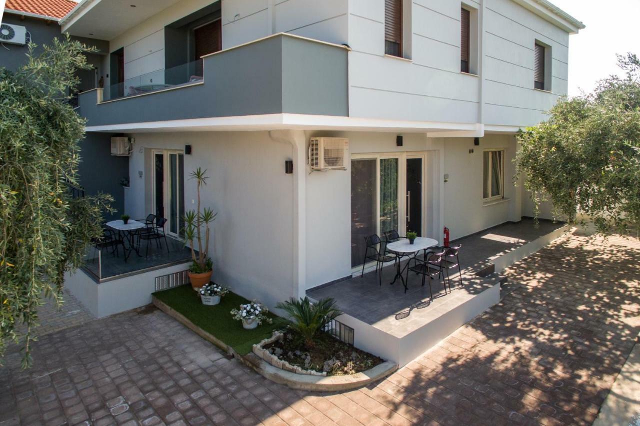 Oinoelia Luxury Suites & Residence Potos Dış mekan fotoğraf