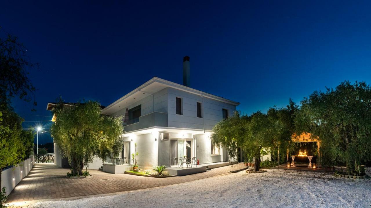 Oinoelia Luxury Suites & Residence Potos Dış mekan fotoğraf