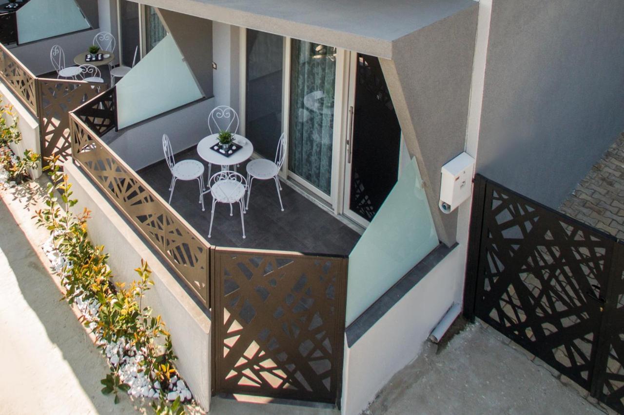 Oinoelia Luxury Suites & Residence Potos Dış mekan fotoğraf